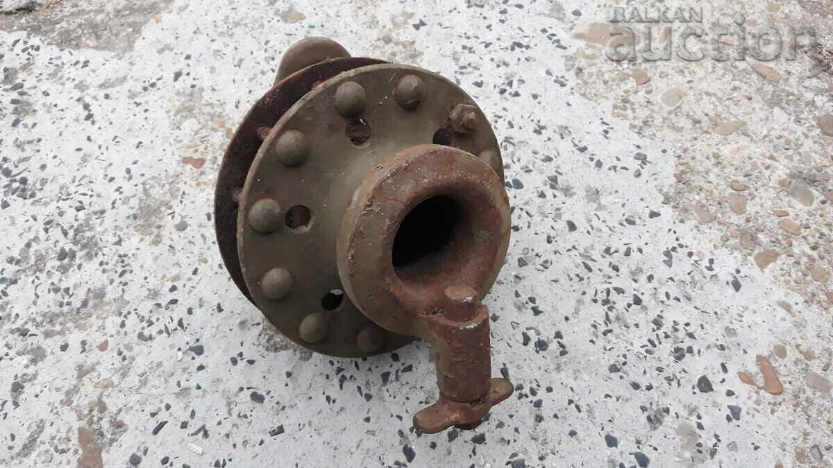 Доставка на главина от колело на оръдие лафет WW1 WWI RRR Доставка на главина от колело на оръдие лафет WW1 WWI RRR