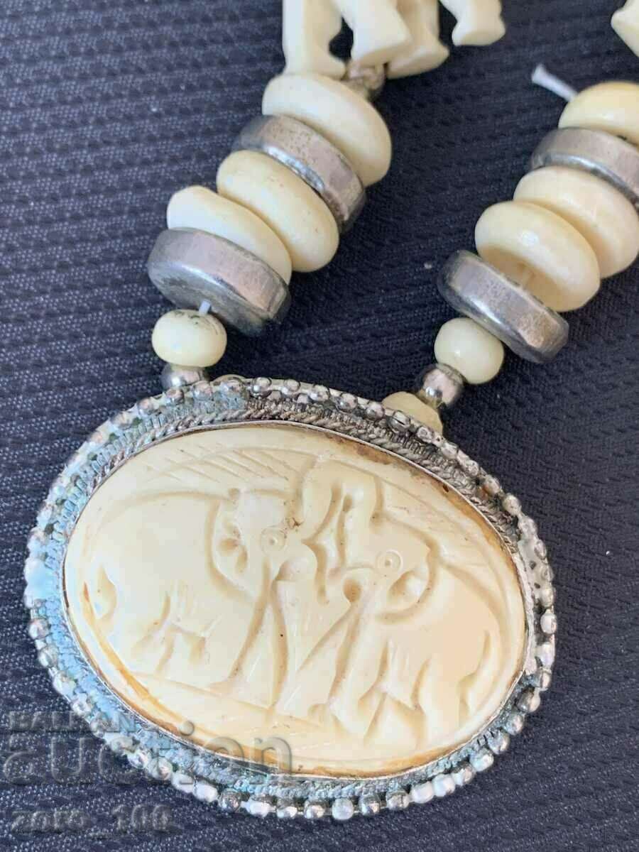 Necklace, good imitation ivory with price 34.00 BGN | € 17.38 Necklace, good imitation ivory with price 34.00 BGN | € 17.38