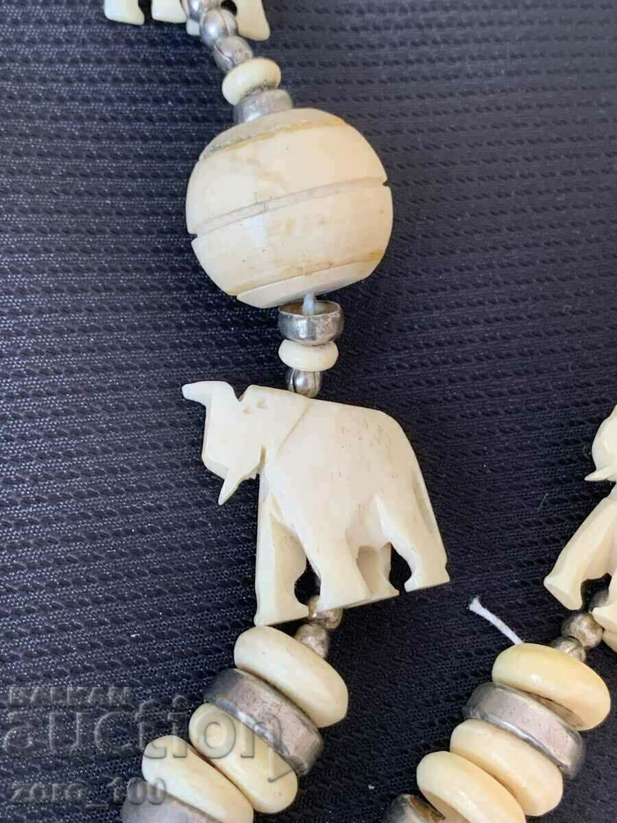 Necklace, good imitation ivory - 6 Necklace, good imitation ivory - 6