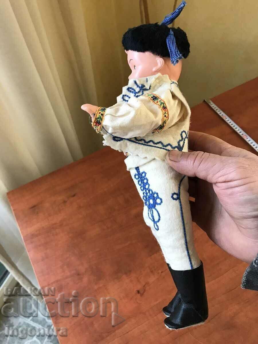 DOLL ETHNICITY WEARING FOLKLORE - 6 DOLL ETHNICITY WEARING FOLKLORE - 6