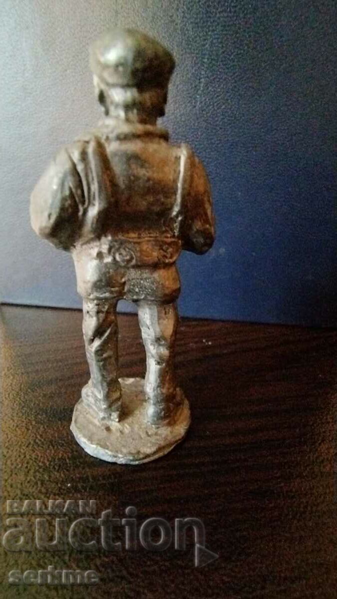 Auction Lead. figure Auction Lead. figure