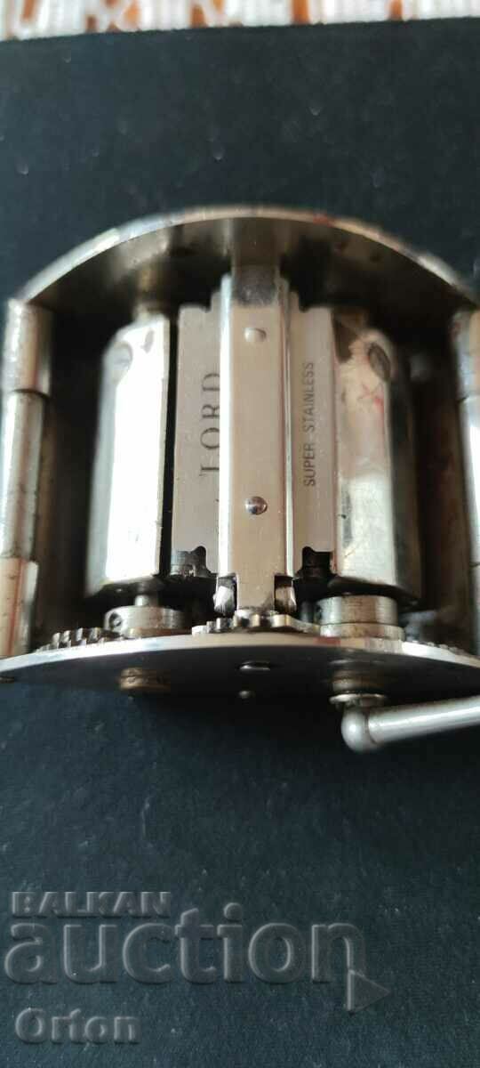 Auction OLD RAZOR GRINDER - D.R.G.M Auction OLD RAZOR GRINDER - D.R.G.M