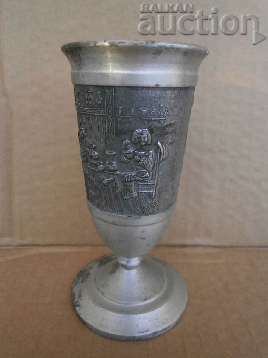 Auction retro vintage mug Auction retro vintage mug