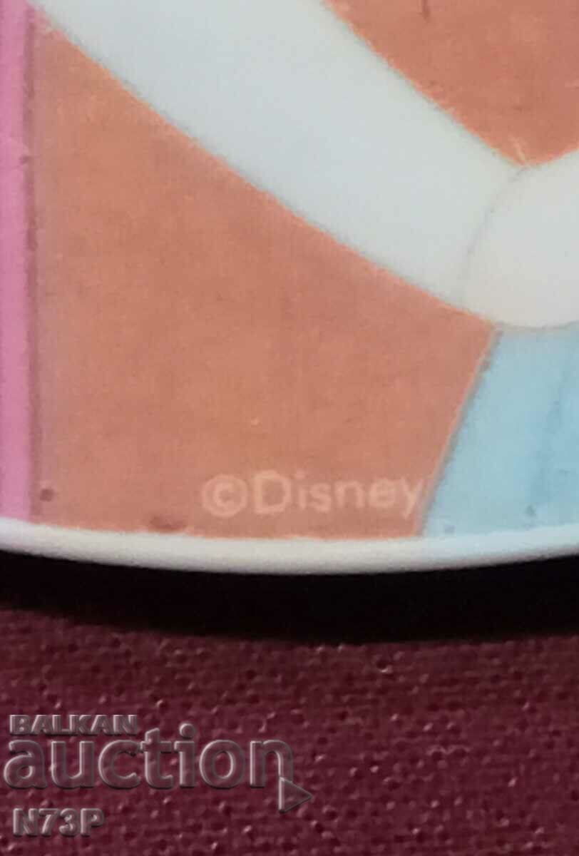 Delivery of PORCELAIN PLATE. COLLECTION. DISNEY. Delivery of PORCELAIN PLATE. COLLECTION. DISNEY.