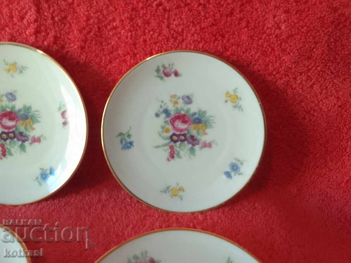 Auction Lot of 6 small Hutschenreuther porcelain plates Auction Lot of 6 small Hutschenreuther porcelain plates