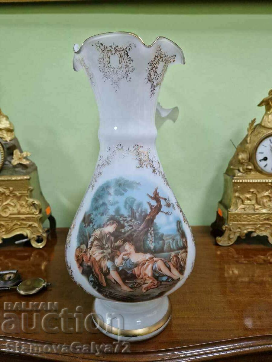 Ένα υπέροχο γαλλικό γυάλινο βάζο αντίκα Opaline με τιμή 219.00 BGN | € 111.97 Ένα υπέροχο γαλλικό γυάλινο βάζο αντίκα Opaline με τιμή 219.00 BGN | € 111.97