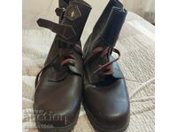 Officer's shoes with leather gaiters from BNA