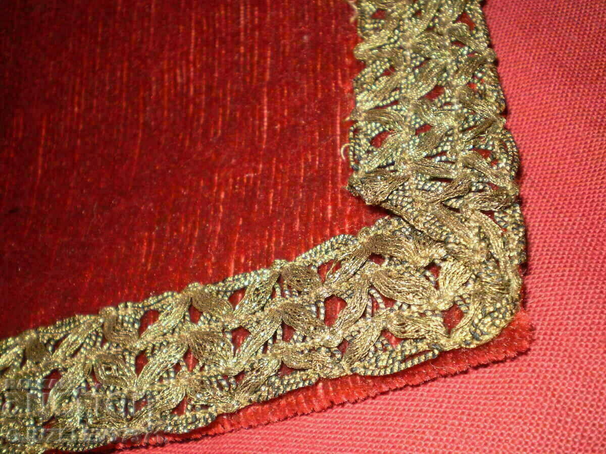 Delivery of Metallic Gold Tinsel 19th Century Red Plush Tapestry Carpet
