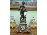 A lovely antique French mantel clock