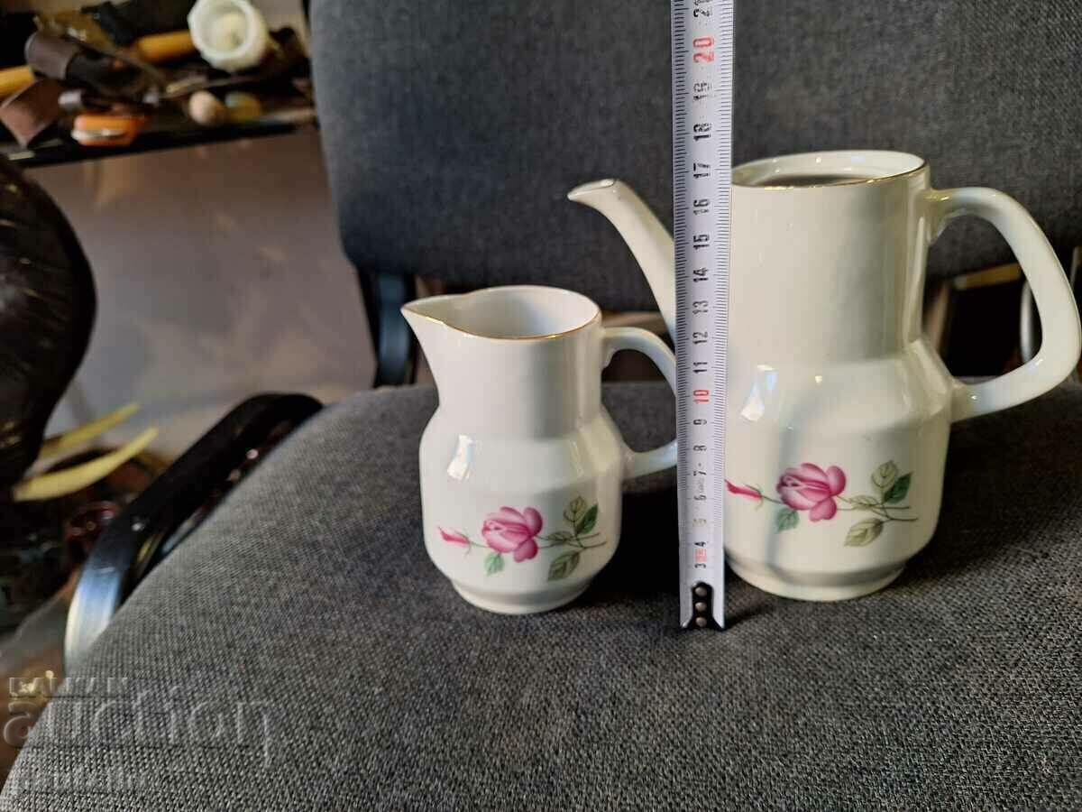 Auction LOT OF PORCELAIN JUGS Auction LOT OF PORCELAIN JUGS