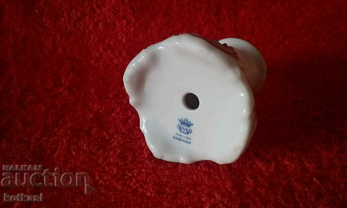 Παλαιό μικρό πορσελάνινο κηροπήγιο PMP GDR επιχρύσωση χειροποίητο με τιμή 16.50 BGN | € 8.44 Παλαιό μικρό πορσελάνινο κηροπήγιο PMP GDR επιχρύσωση χειροποίητο με τιμή 16.50 BGN | € 8.44