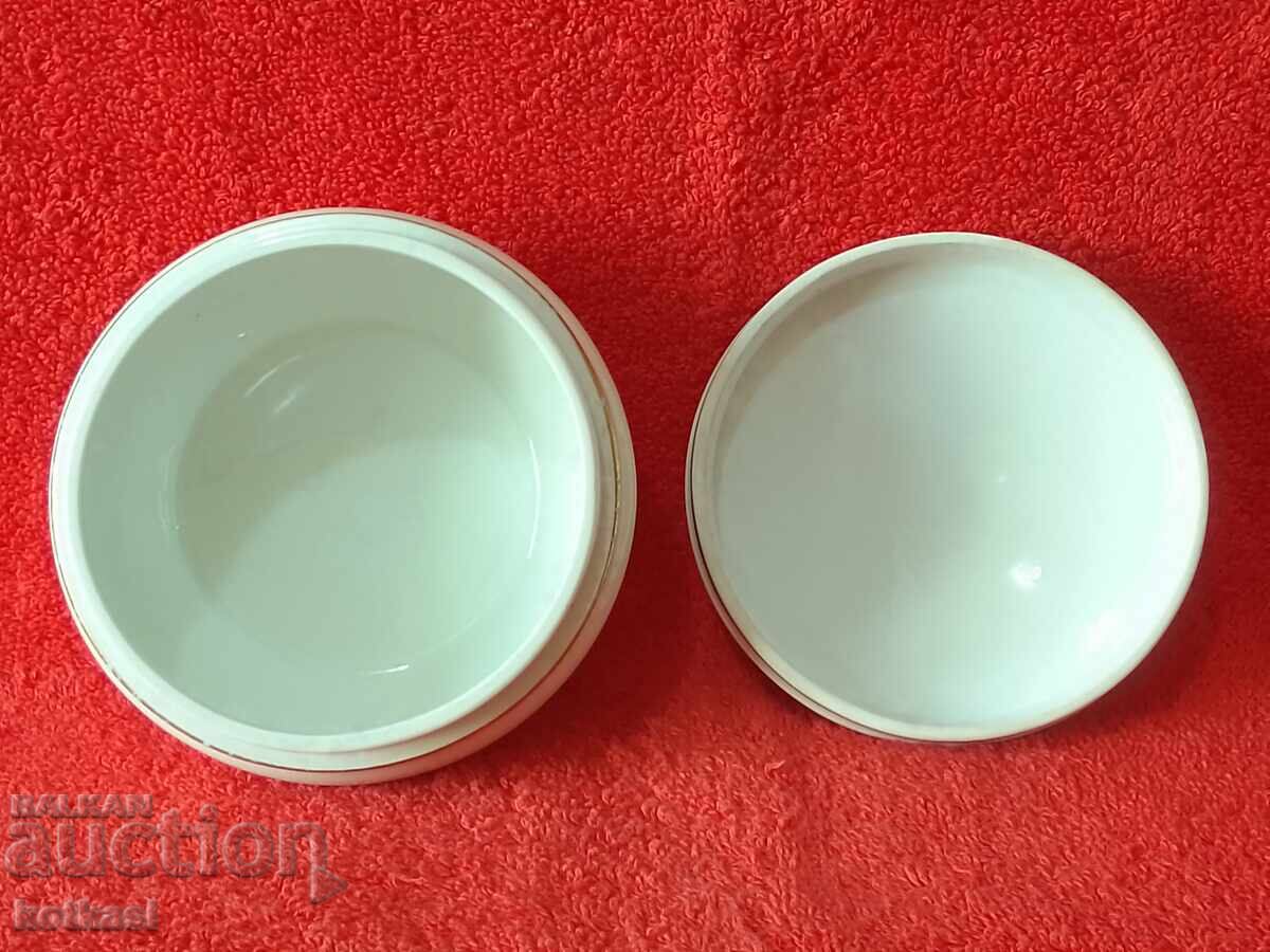 Delivery of Old porcelain jewelry box KPM Berlin