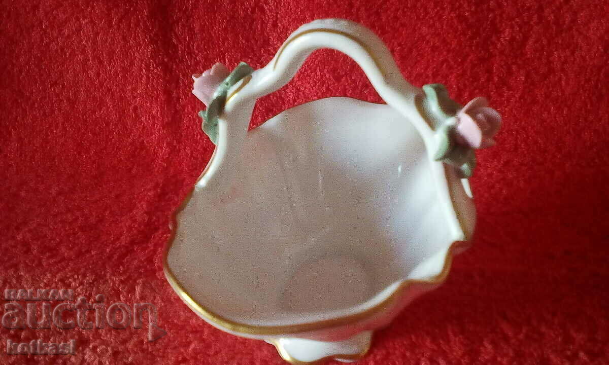 Παλιό πορσελάνινο καλάθι επιχρυσωμένο Gerold με τιμή 10.50 BGN | € 5.37 Παλιό πορσελάνινο καλάθι επιχρυσωμένο Gerold με τιμή 10.50 BGN | € 5.37