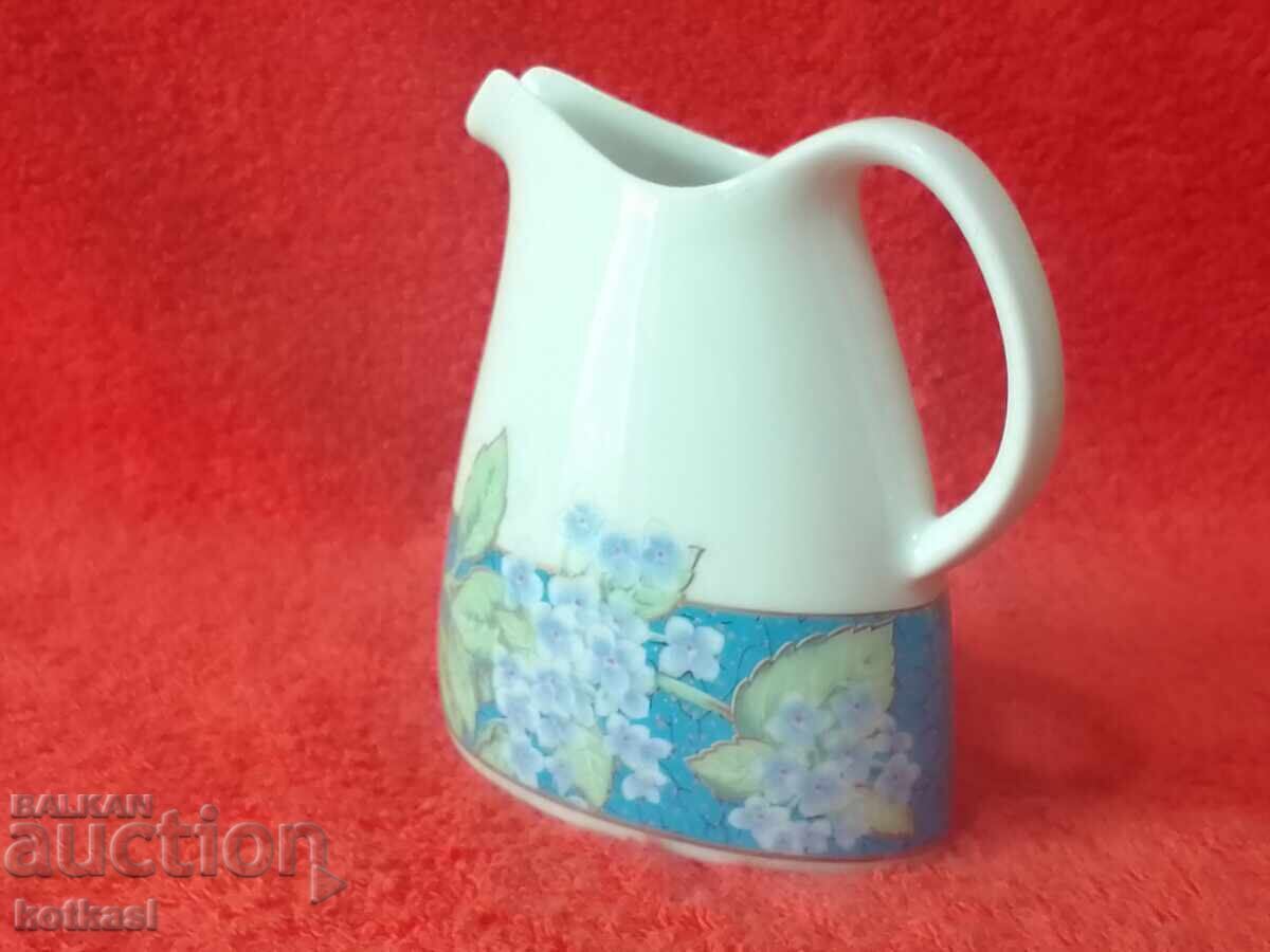 Стара порцеланова каничка за мляко Graf von Henneberg TETTAU с цена 21.00 лв. | € 10.74 Стара порцеланова каничка за мляко Graf von Henneberg TETTAU с цена 21.00 лв. | € 10.74