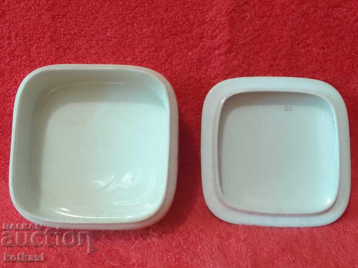 Delivery of Old JOHAN HAVILAND Rosental porcelain jewelry box Delivery of Old JOHAN HAVILAND Rosental porcelain jewelry box