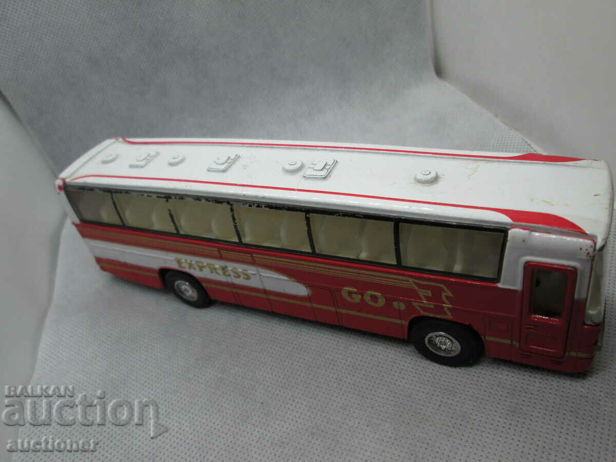 Auction  METAL BUS FROM 1990