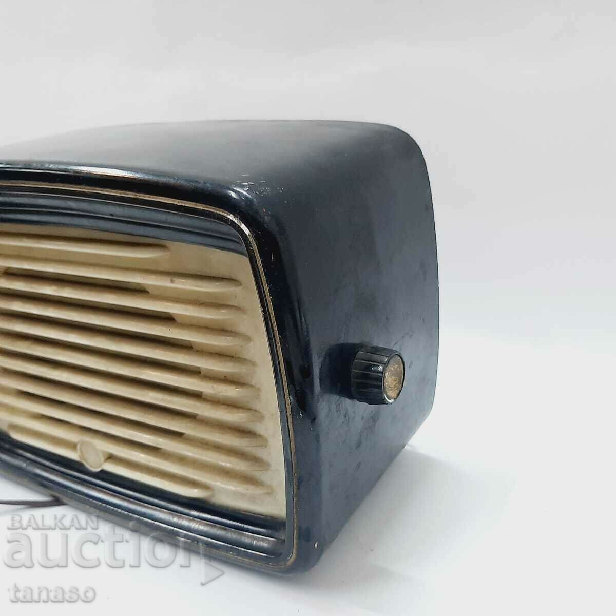 Auction Old bakelite radio dot(5.5) Auction Old bakelite radio dot(5.5)