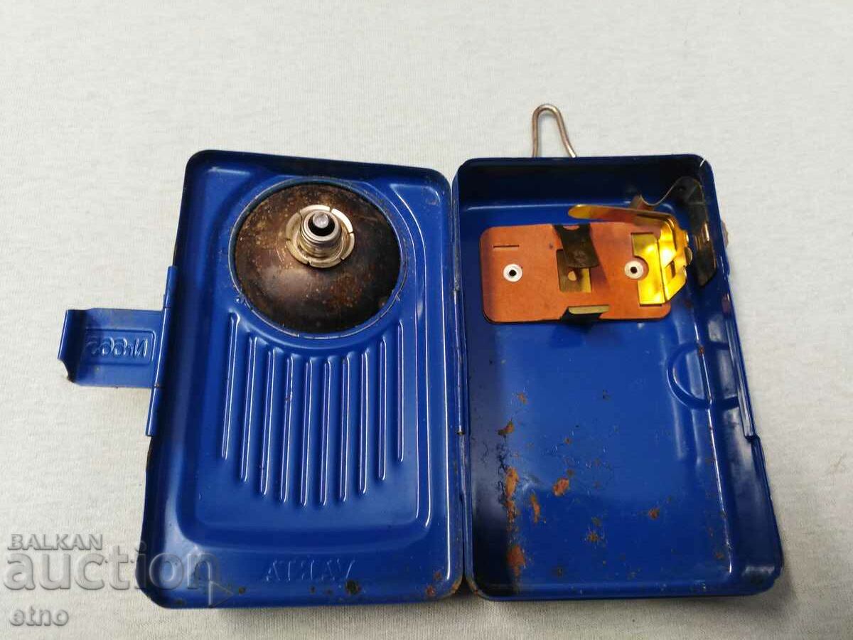 Delivery of OLD GERMAN FLASHLIGHT-"VARTA" MODEL 665, floodlight, lantern Delivery of OLD GERMAN FLASHLIGHT-"VARTA" MODEL 665, floodlight, lantern