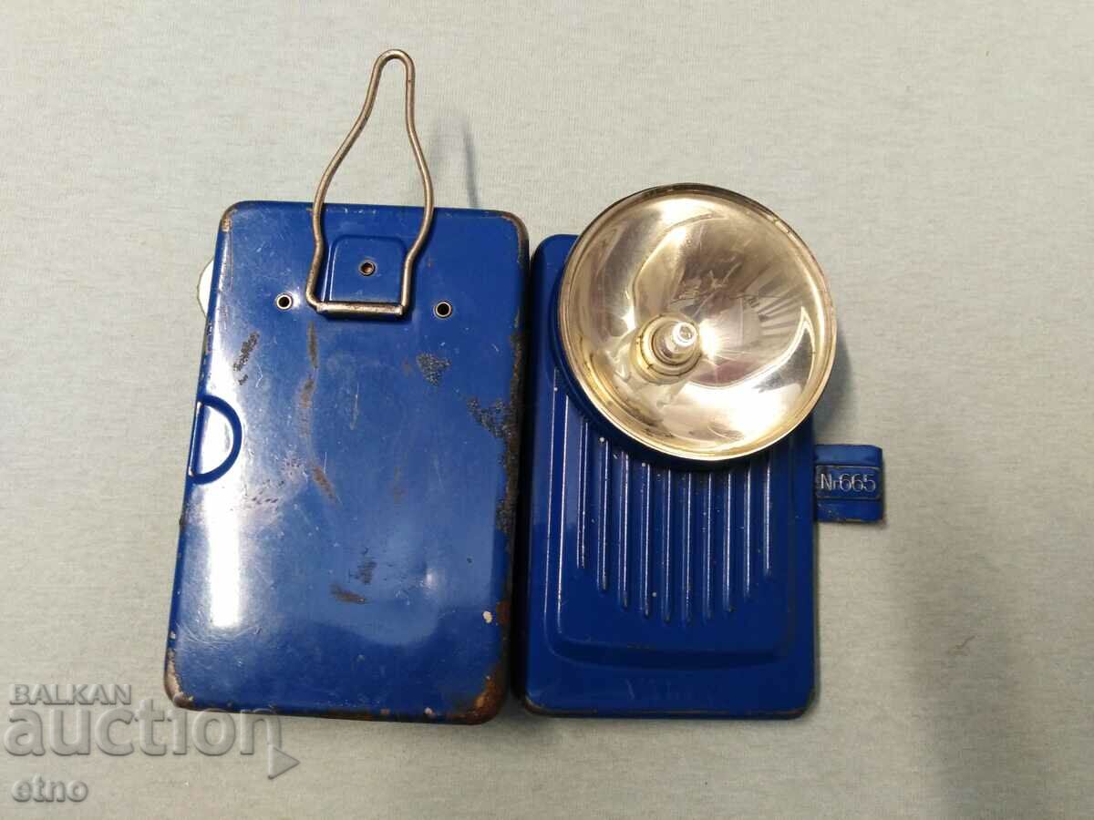 OLD GERMAN FLASHLIGHT-"VARTA" MODEL 665, floodlight, lantern - 5 OLD GERMAN FLASHLIGHT-"VARTA" MODEL 665, floodlight, lantern - 5