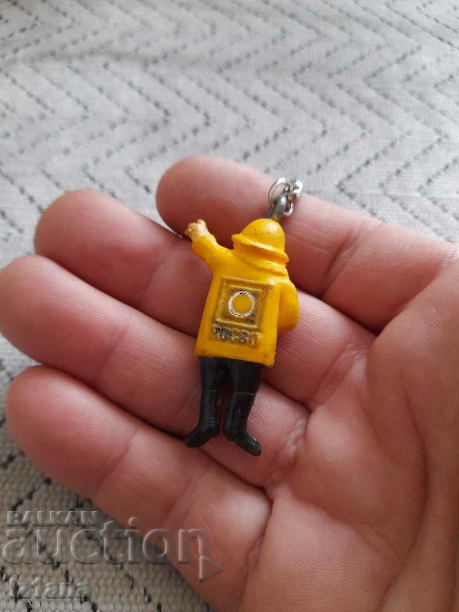 Auction An old key ring Auction An old key ring