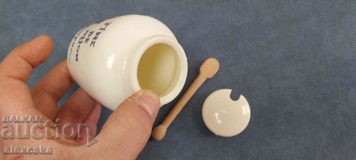 Delivery of Mustard Pot - France Delivery of Mustard Pot - France