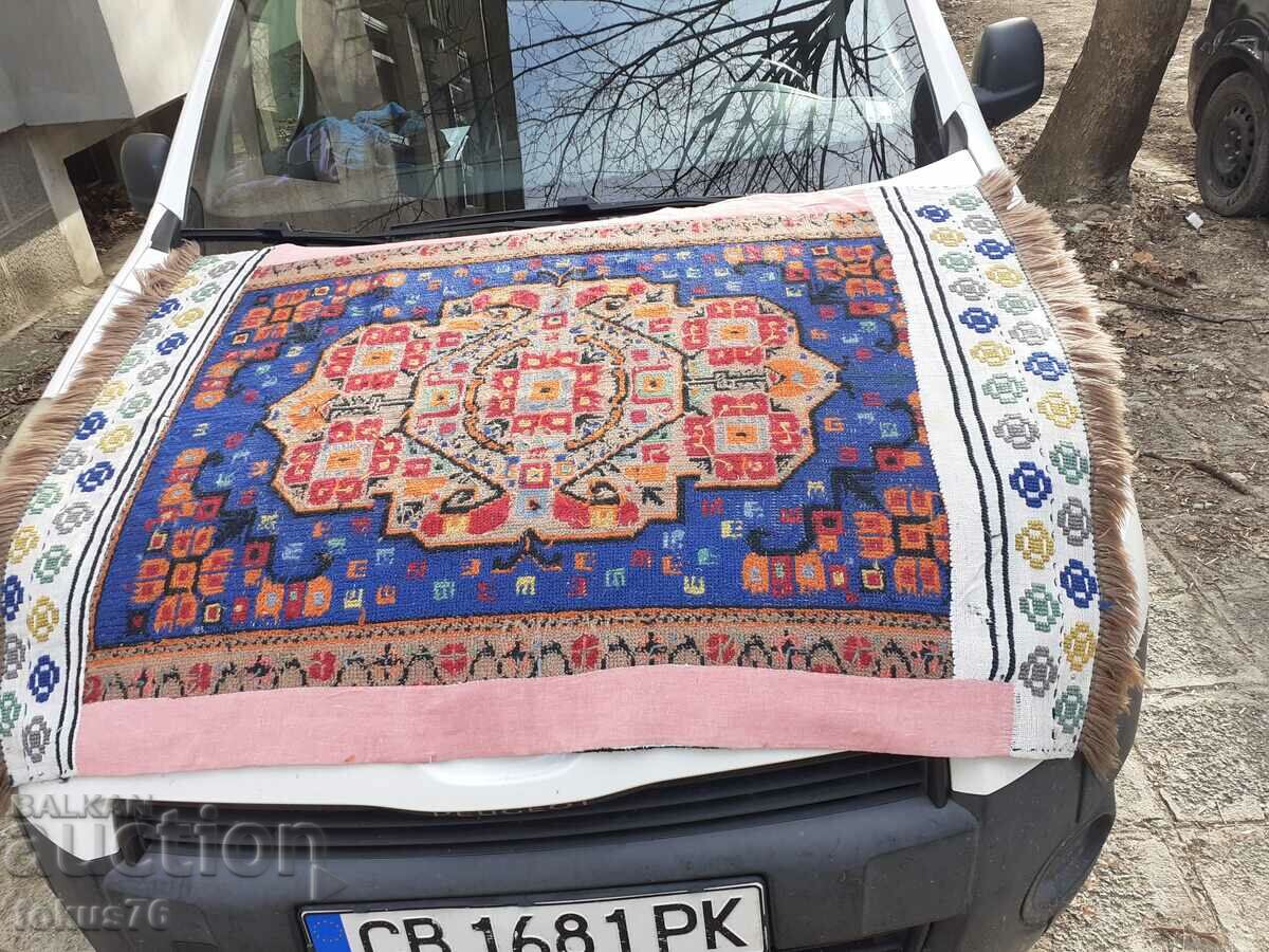 Auction Old woolen handwoven and embroidered rug - rug Auction Old woolen handwoven and embroidered rug - rug