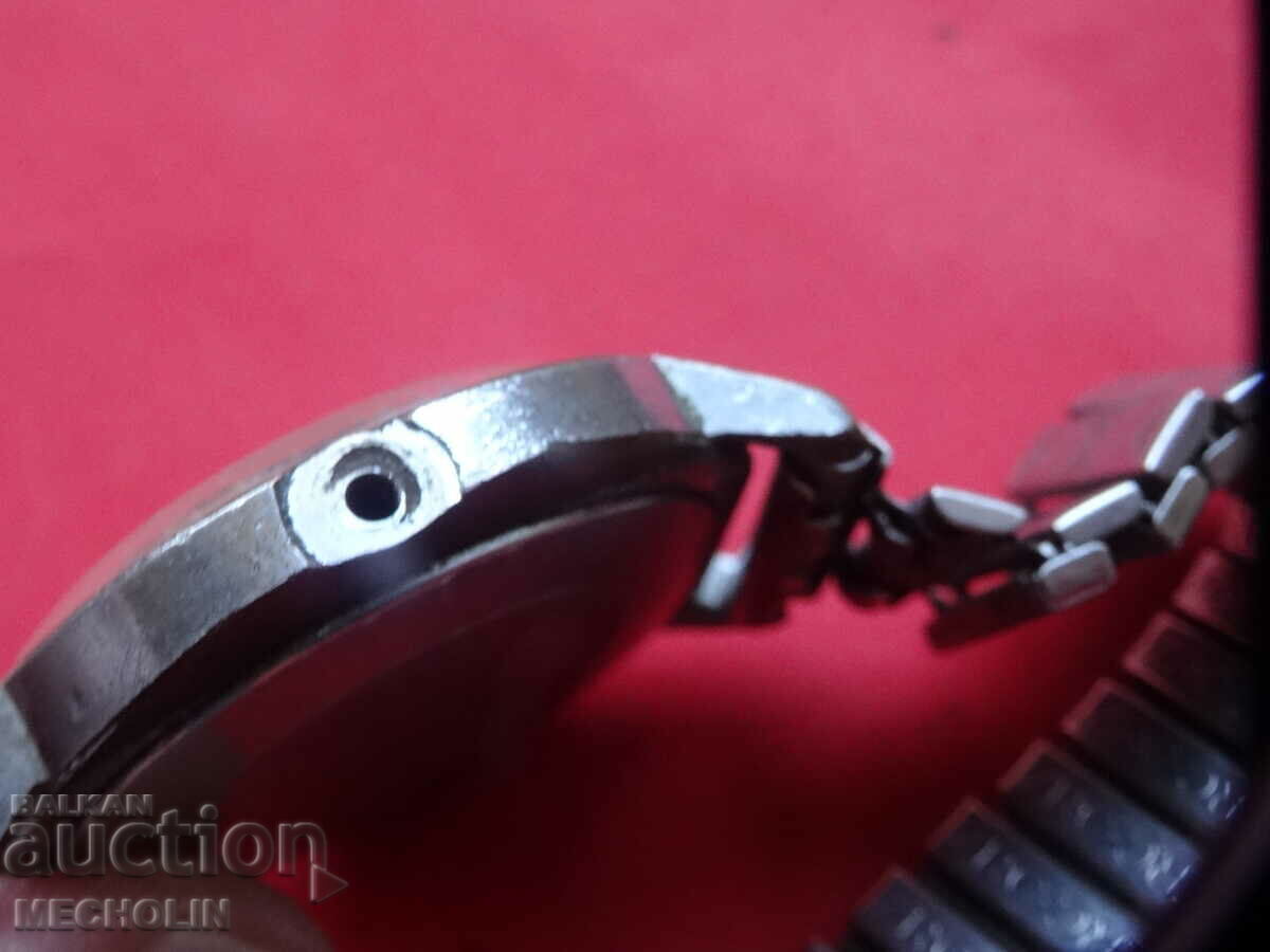 Delivery of KELTON COLLECTIBLE WATCH Delivery of KELTON COLLECTIBLE WATCH