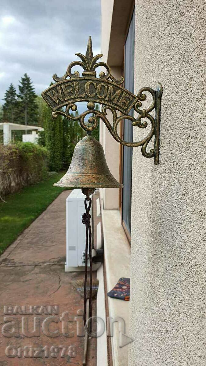 Auction  Exquisite cast iron bell with a beautiful and loud ring!