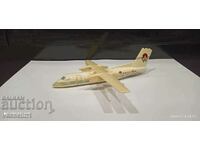 1/100 American West model airplane