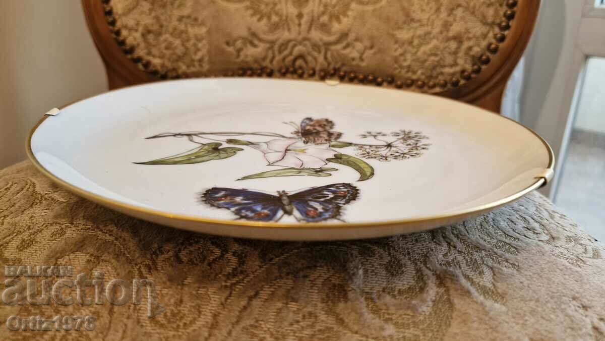 Delivery of Arzberg, Author's Wall Plate, 1960 Signed. Delivery of Arzberg, Author's Wall Plate, 1960 Signed.