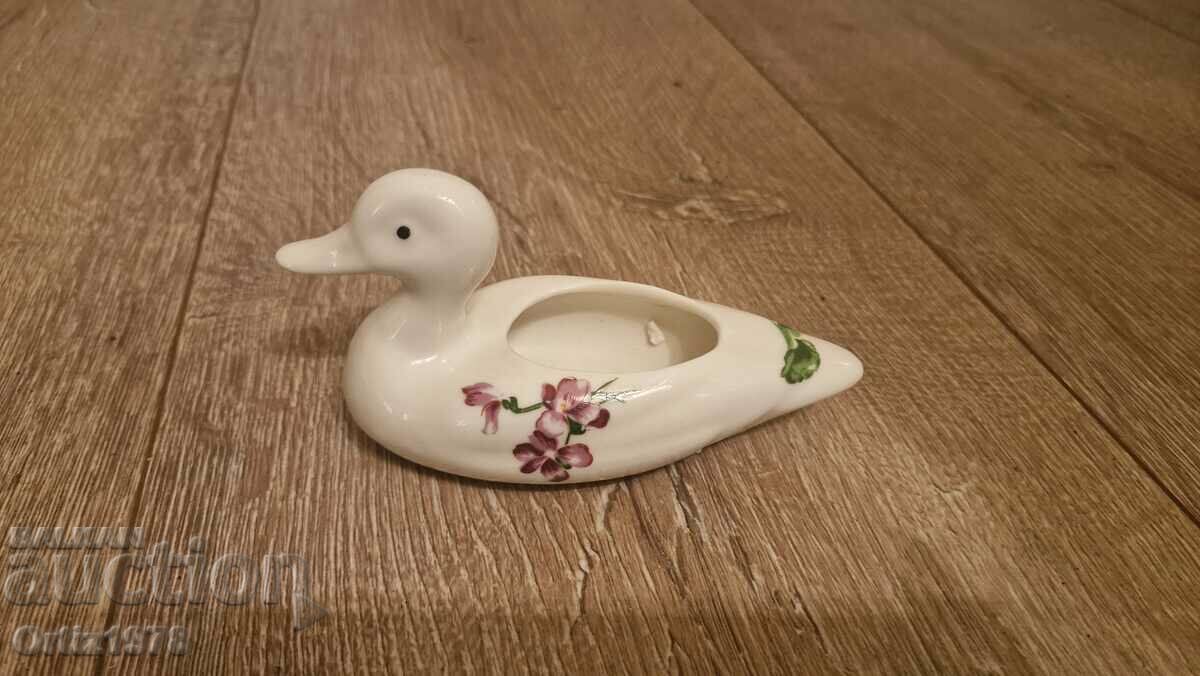 Auction Porcelain duck - vase. Auction Porcelain duck - vase.