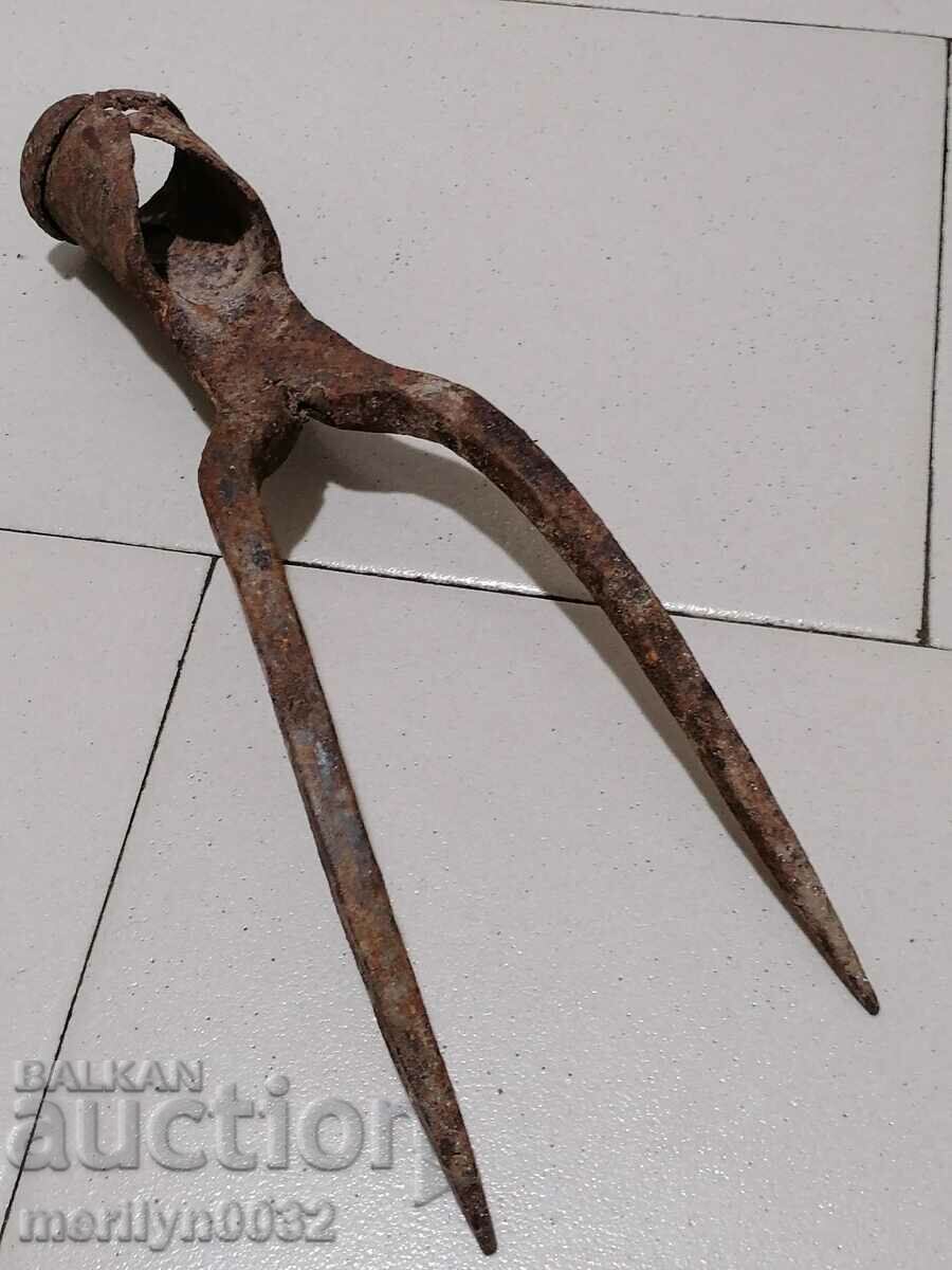 Auction  Binoculars, sugar beet picker, wrought iron