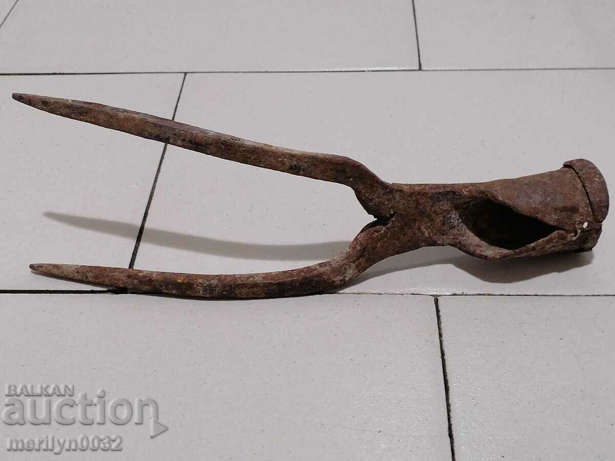 Delivery of Binoculars, sugar beet picker, wrought iron