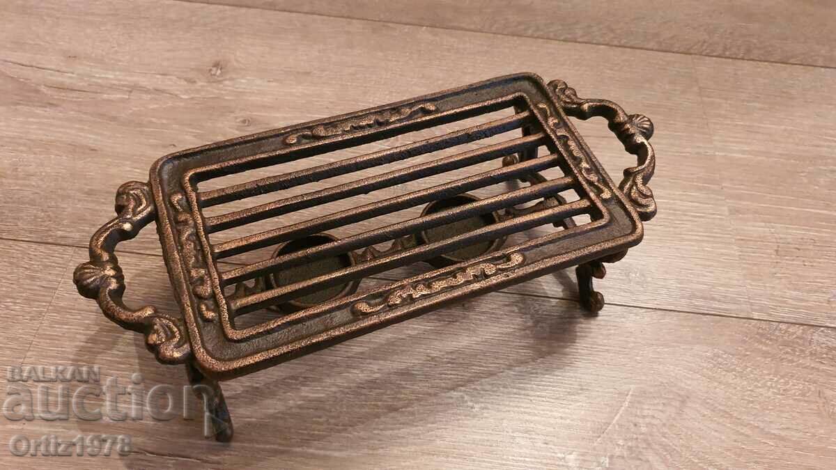 Чугунена ретро решетка, поставка за подгряване, 30см–1.420кг с цена 57.00 лв. | € 29.14 Чугунена ретро решетка, поставка за подгряване, 30см–1.420кг с цена 57.00 лв. | € 29.14