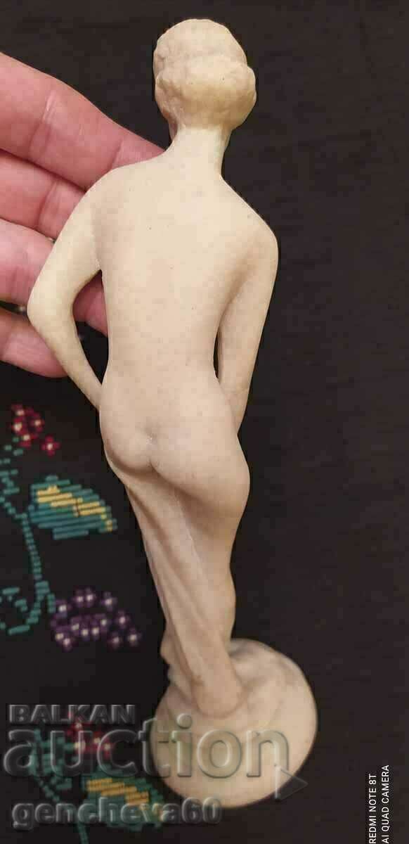 Sculptură vintage din alabastru Venus cu preț € 60.00 | 117.35 BGN