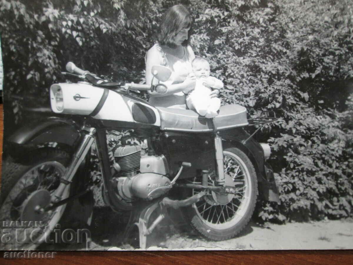 OLD RETRO PHOTO MOTORCYCLE with price 20.00 BGN | € 10.23 OLD RETRO PHOTO MOTORCYCLE with price 20.00 BGN | € 10.23