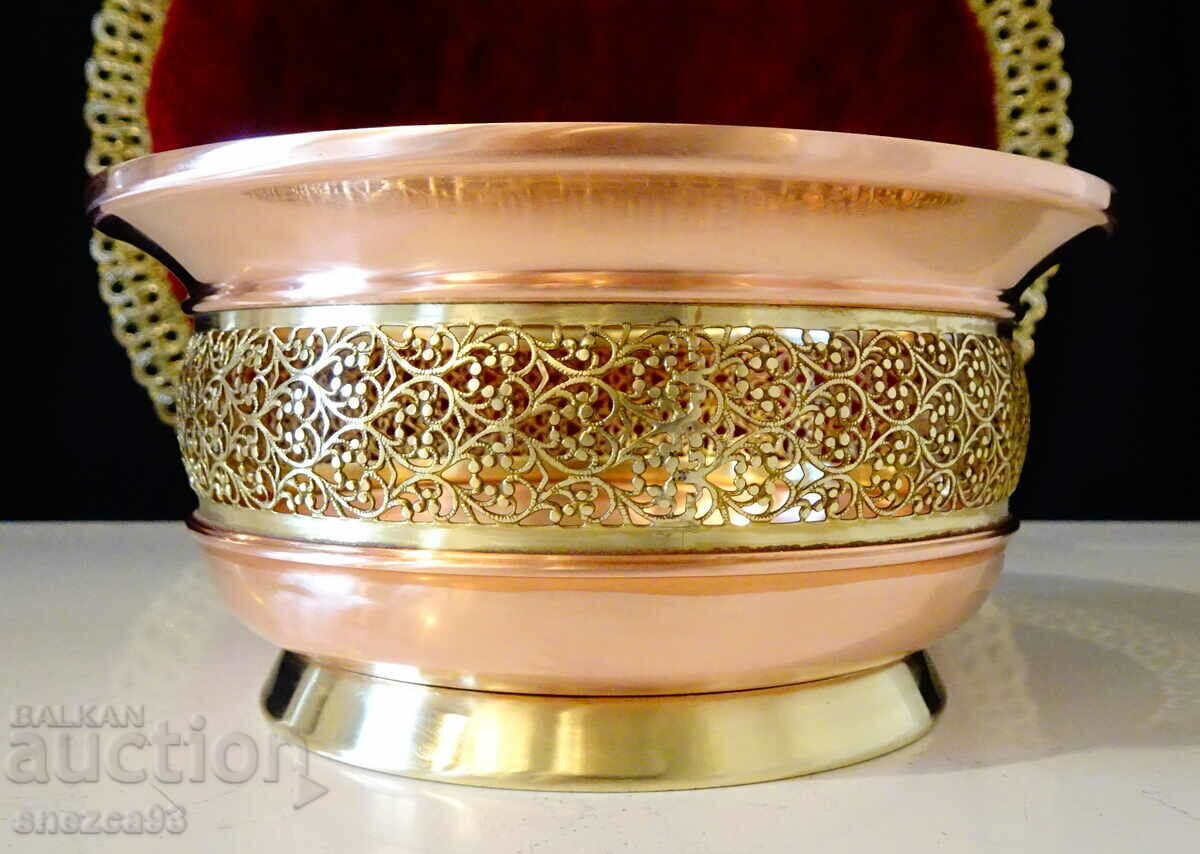 Auction Copper vessel, filigree, gilding. Auction Copper vessel, filigree, gilding.