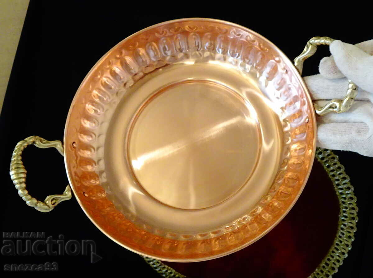 Copper vessel, copper pan, bronze handles, relief. - 6 Copper vessel, copper pan, bronze handles, relief. - 6