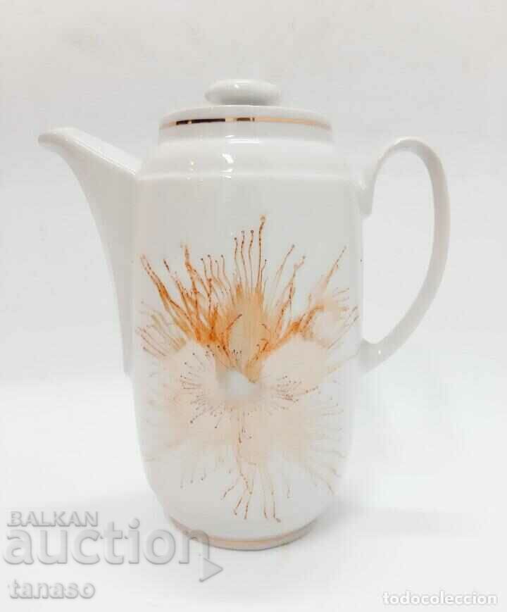 Beautiful white porcelain jug, teapot(7.2)