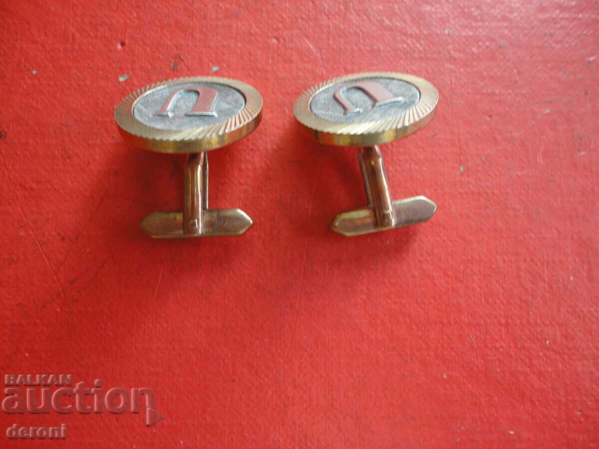 Delivery of Gold-plated German football association cufflinks Delivery of Gold-plated German football association cufflinks