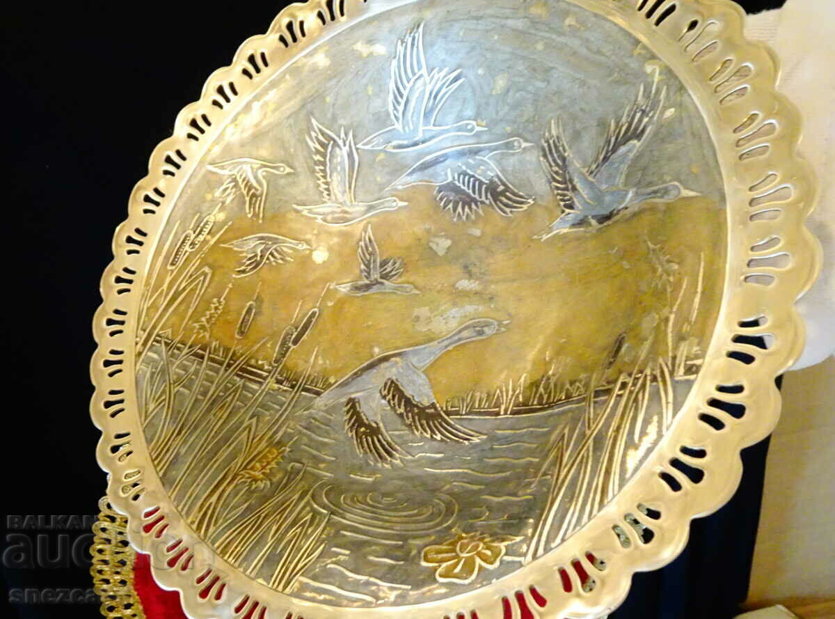 Auction  Bronze fruit bowl, cellular enamel, swans.