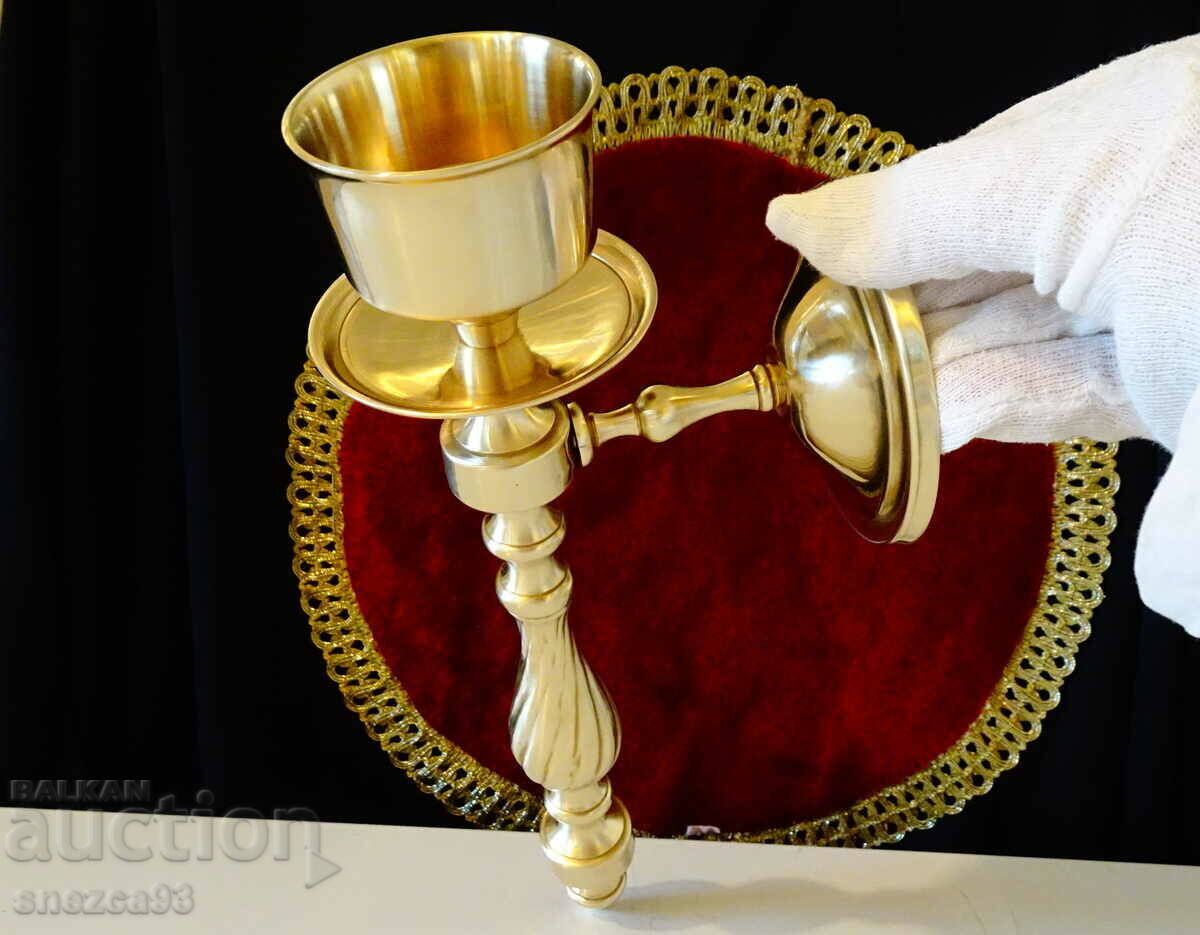 Auction Bronze wall candlestick, piano candlestick. Auction Bronze wall candlestick, piano candlestick.