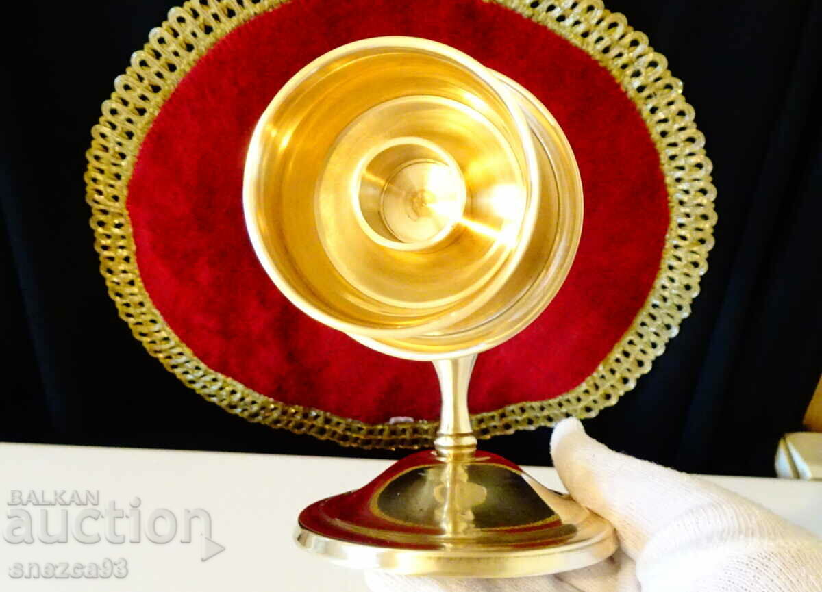 Delivery of Bronze wall candlestick, piano candlestick. Delivery of Bronze wall candlestick, piano candlestick.