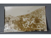 1931 Fotografie de carte poștală cu un cal trăgând oameni de vagon