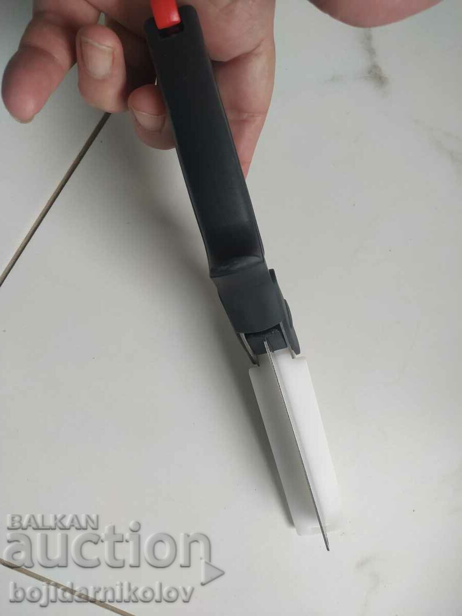 Delivery of 2 in 1 scissors for vegetables and meat. Nova