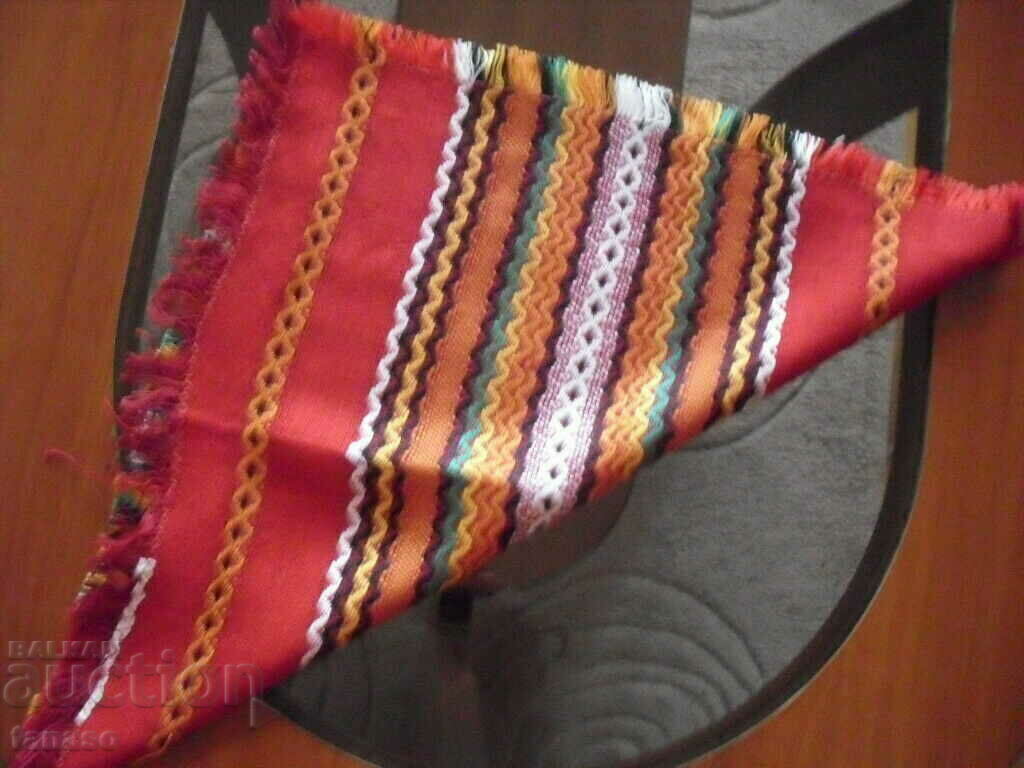 Auction Old small red embroidered ethnic tablecloth(8.5) Auction Old small red embroidered ethnic tablecloth(8.5)