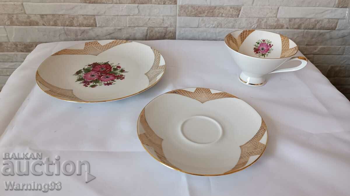 Set triplu portelan - cana + doua farfurii - 5