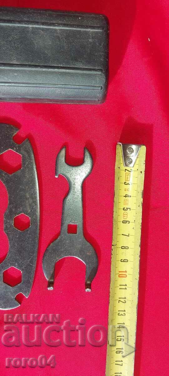 Auction  BALKAN - BAG - TOOLS
