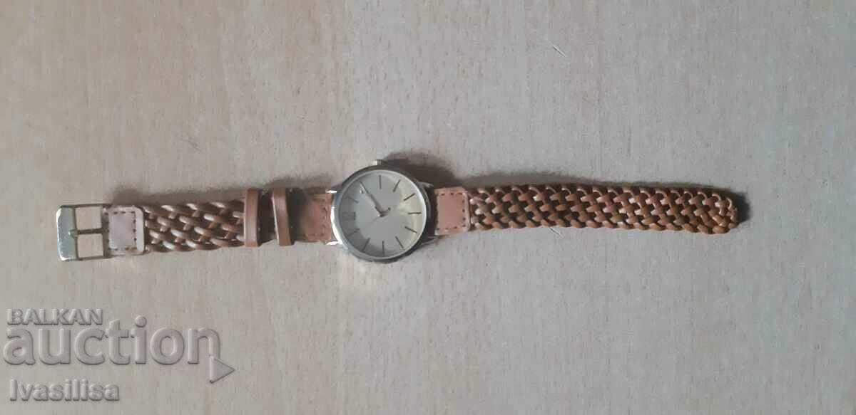 Доставка на Красив часовник Доставка на Красив часовник