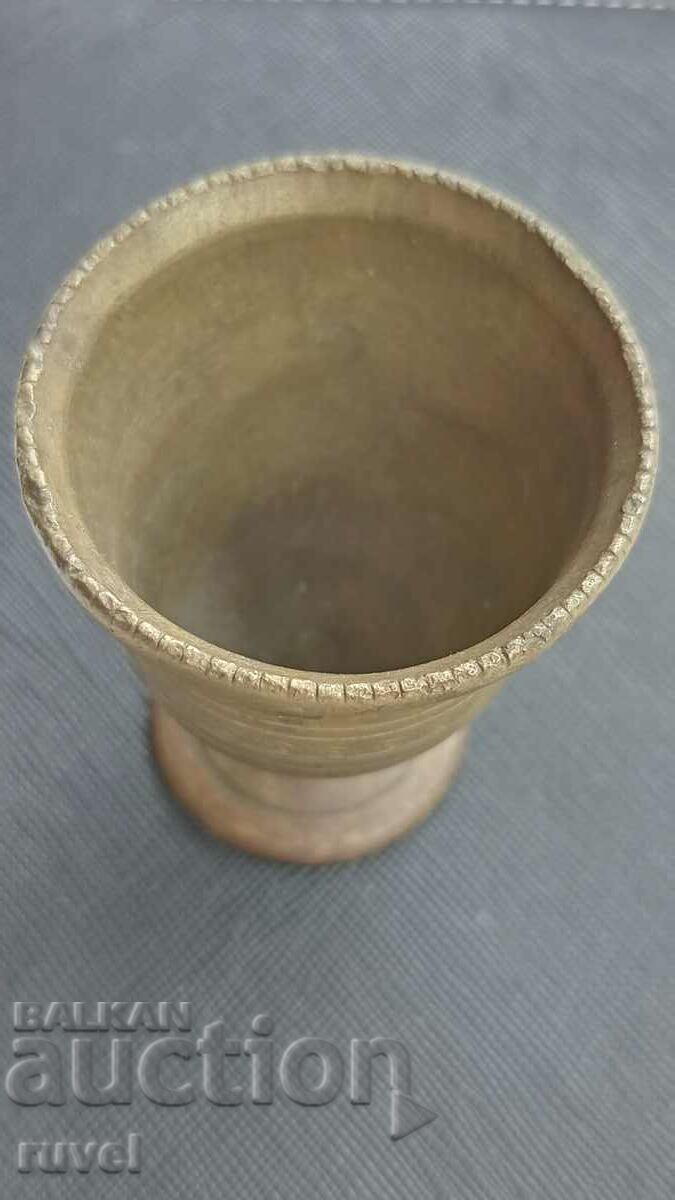 Auction A small bronze mortar Auction A small bronze mortar